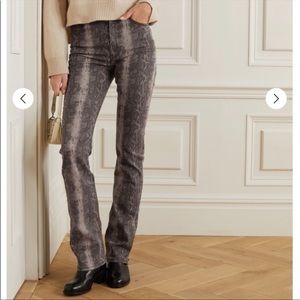 Reformation Cindy bootcut jeans

Brown snake print